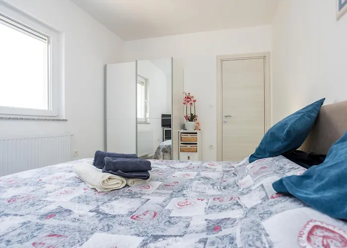 Apartment Kristina By El-pi Tours